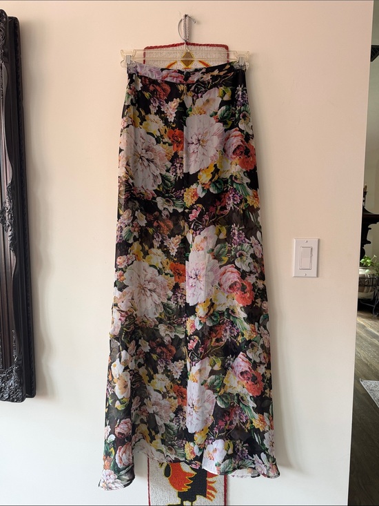 Show Me Your MuMu Dresses & Skirts - “SHOW US YOUR MUMU” Stunning Chiffon like Flowy Floral maxi skirt